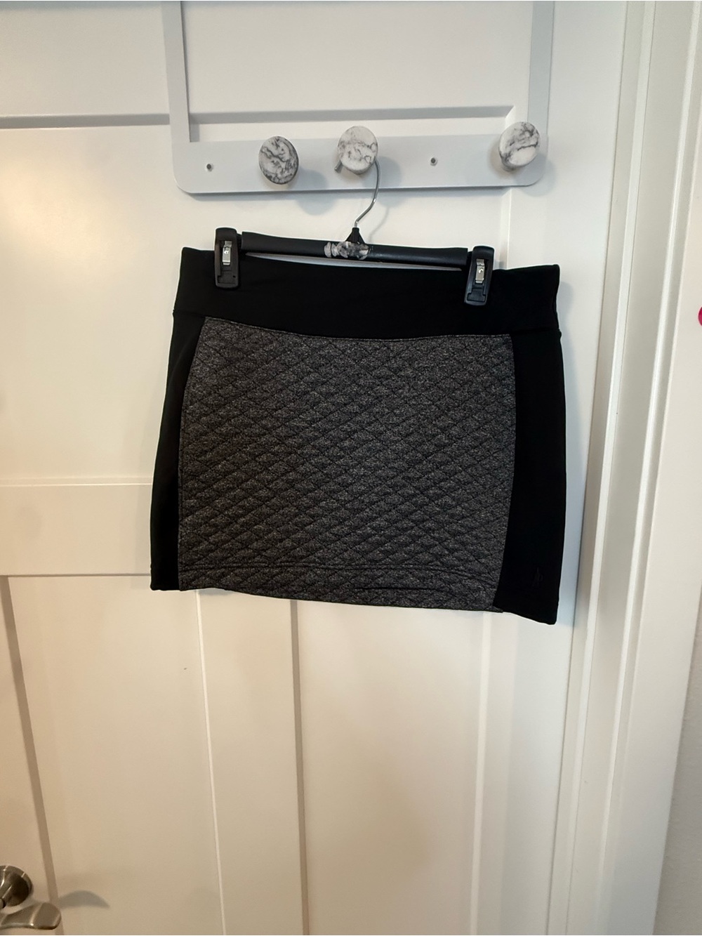 Smartwool Black and Gray Quilted Panel Mini Skirt - size Medium